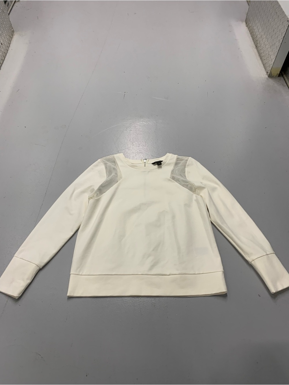 Banana Republic Cream Mesh Shoulder Sweatshirt Top L
